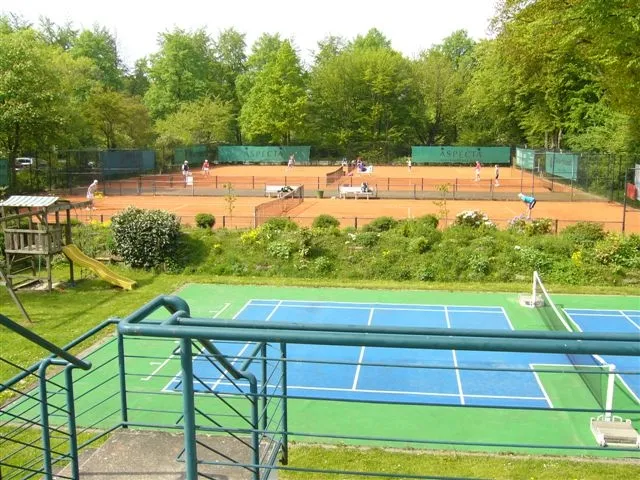 Blick über die Plätze der Anlage am Naugardenring